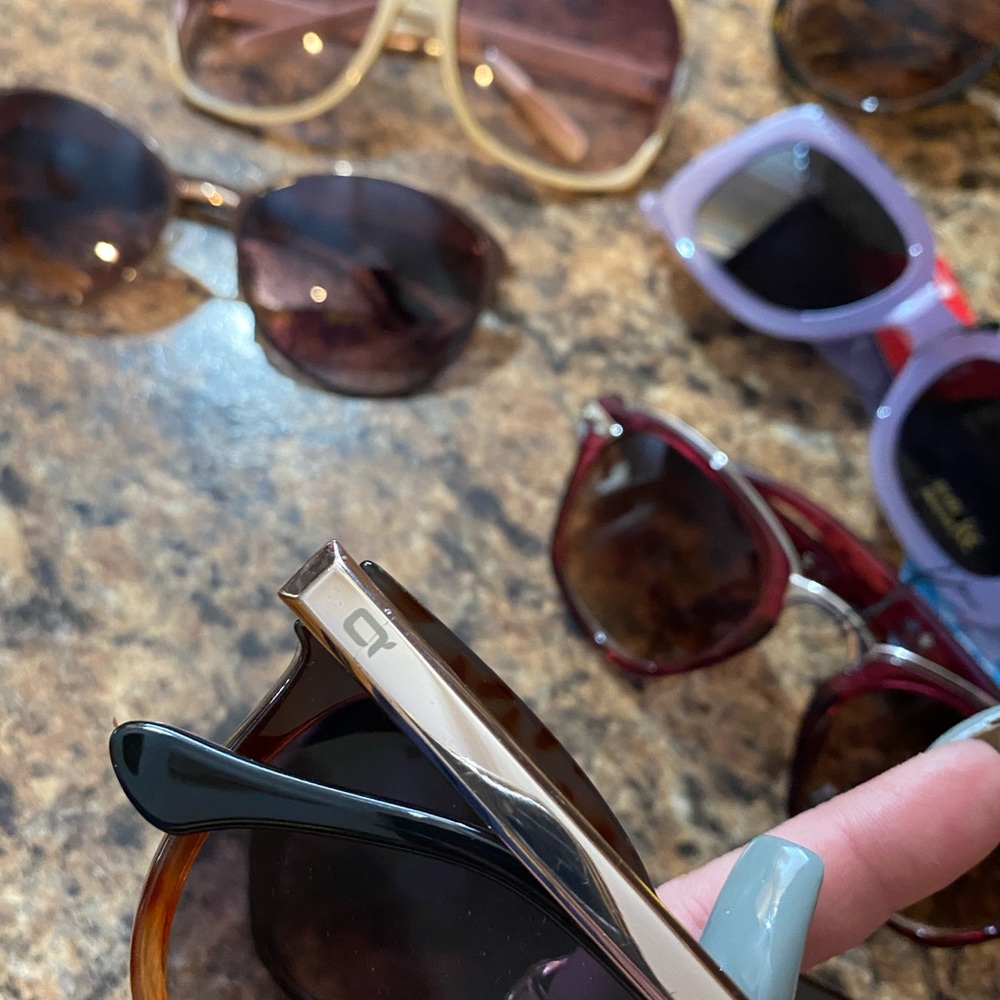 7 pairs women sunglasses bundle
